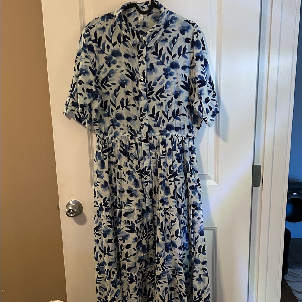 Kaktus Navy and White Leaf Print Maxi Dress